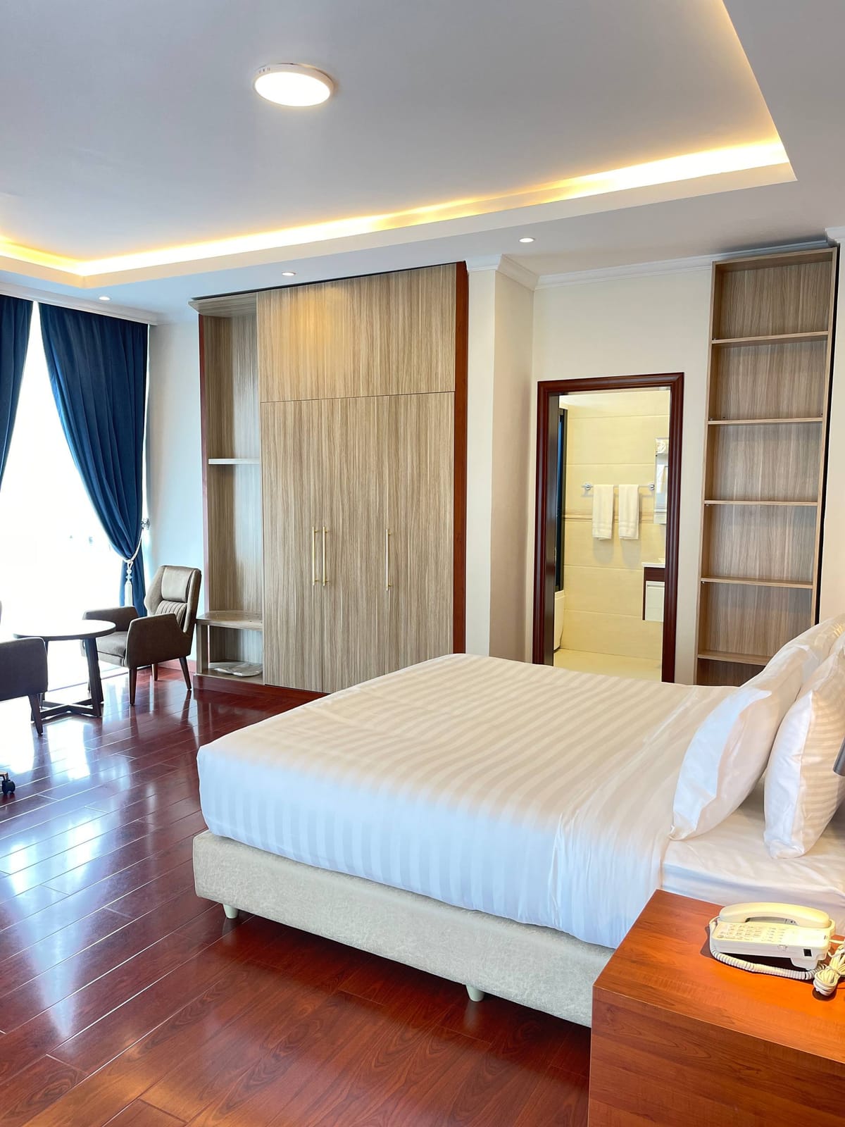 Crescent International Hotel — 1