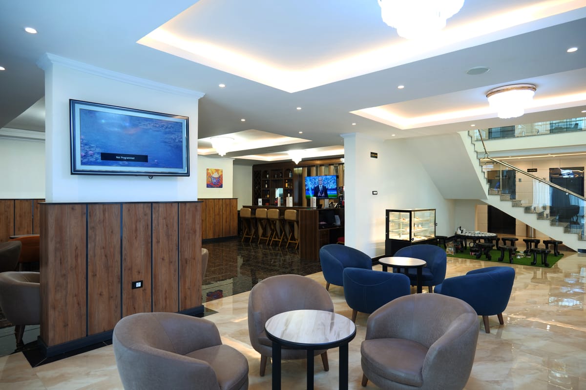 Crescent International Hotel — 4