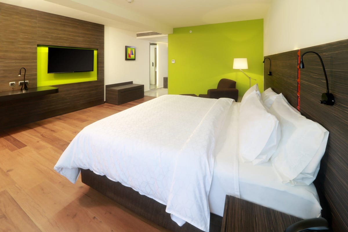 Holiday Inn Express Mexico Aeropuerto by IHG — 1