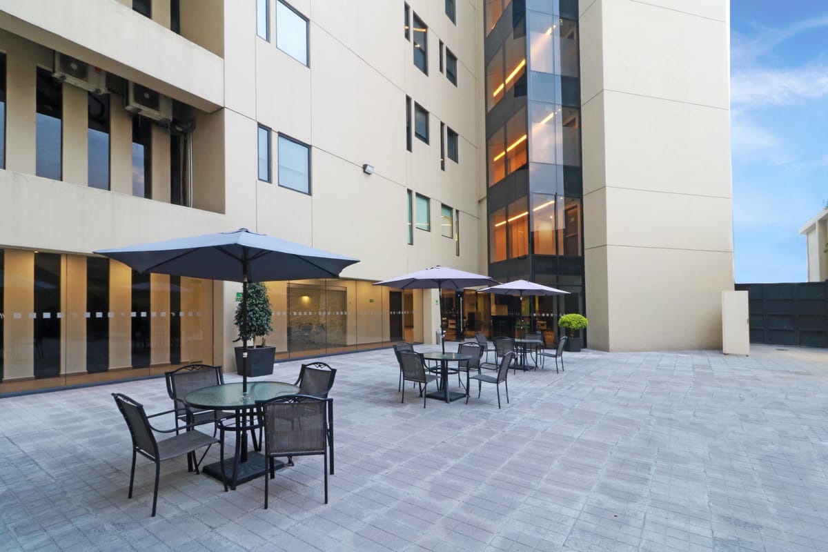 Holiday Inn Express Mexico Aeropuerto by IHG — 2