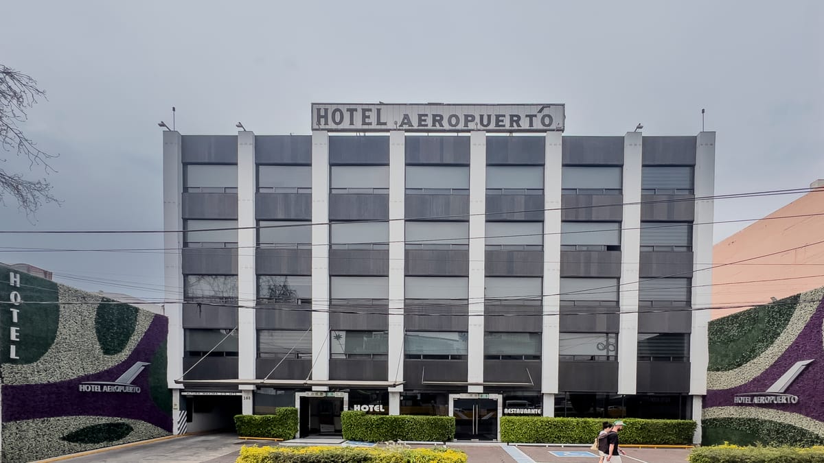Hotel Aeropuerto — 5