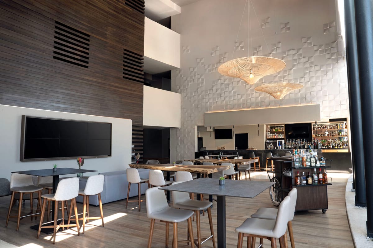 Hotel NH Collection Mexico City Airport T2 — 2