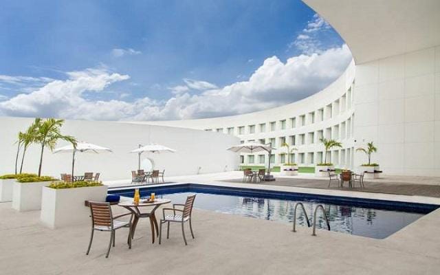 Hotel NH Collection Mexico City Airport T2 — 5