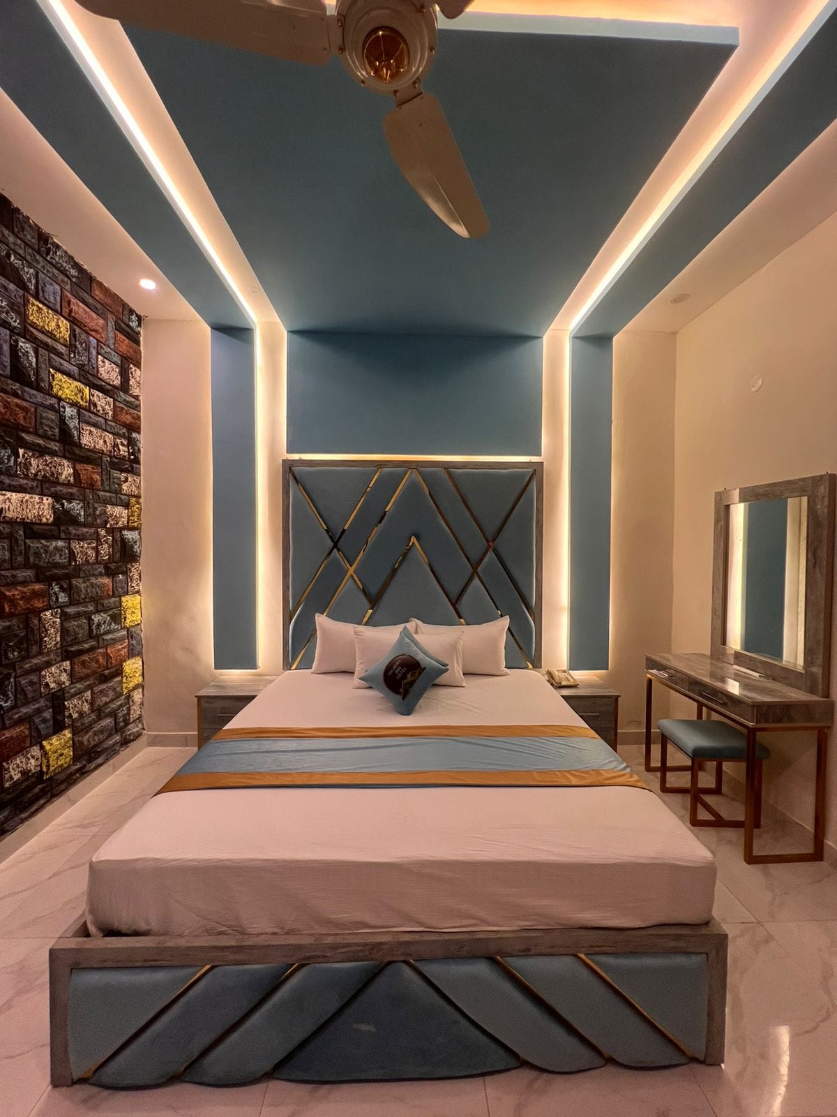 Gulberg Inn Hotel — 3