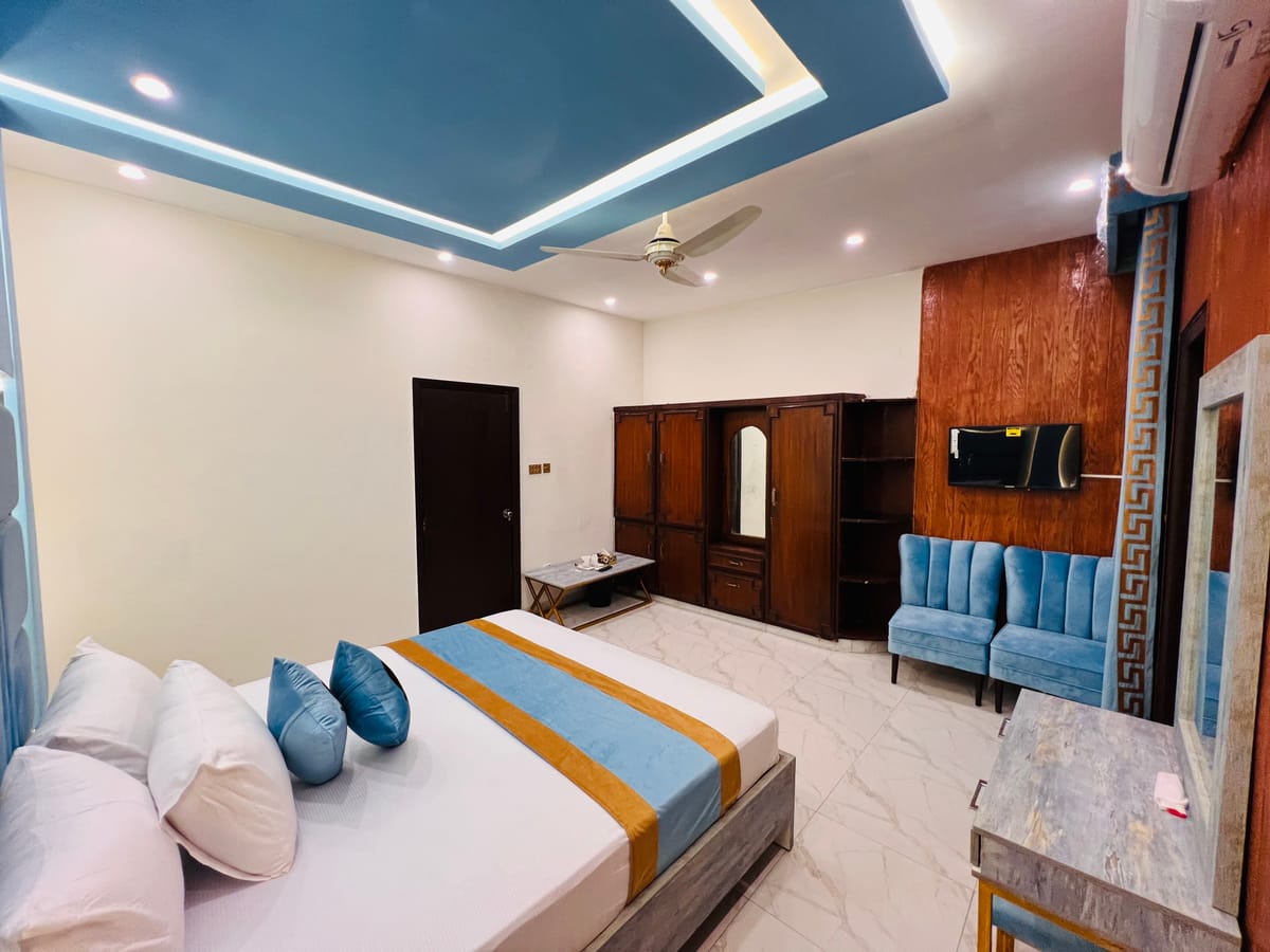 Gulberg Inn Hotel — 5
