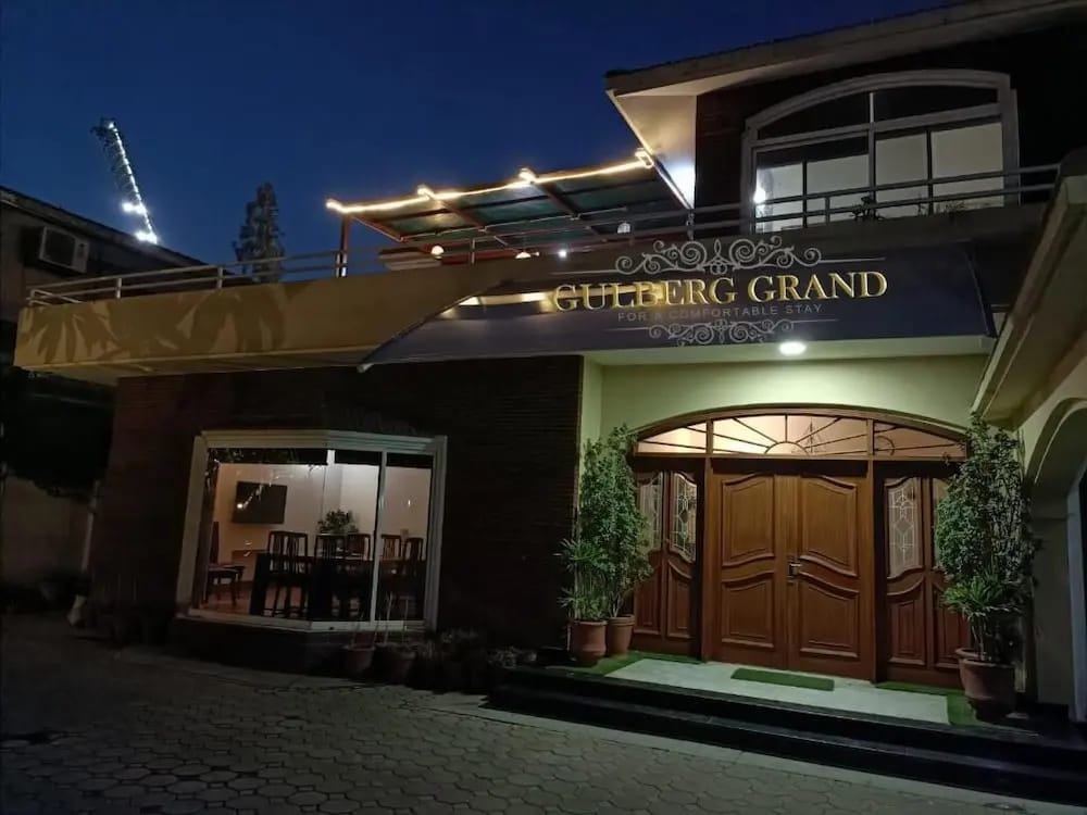 Hotel Gulberg Grand — 1