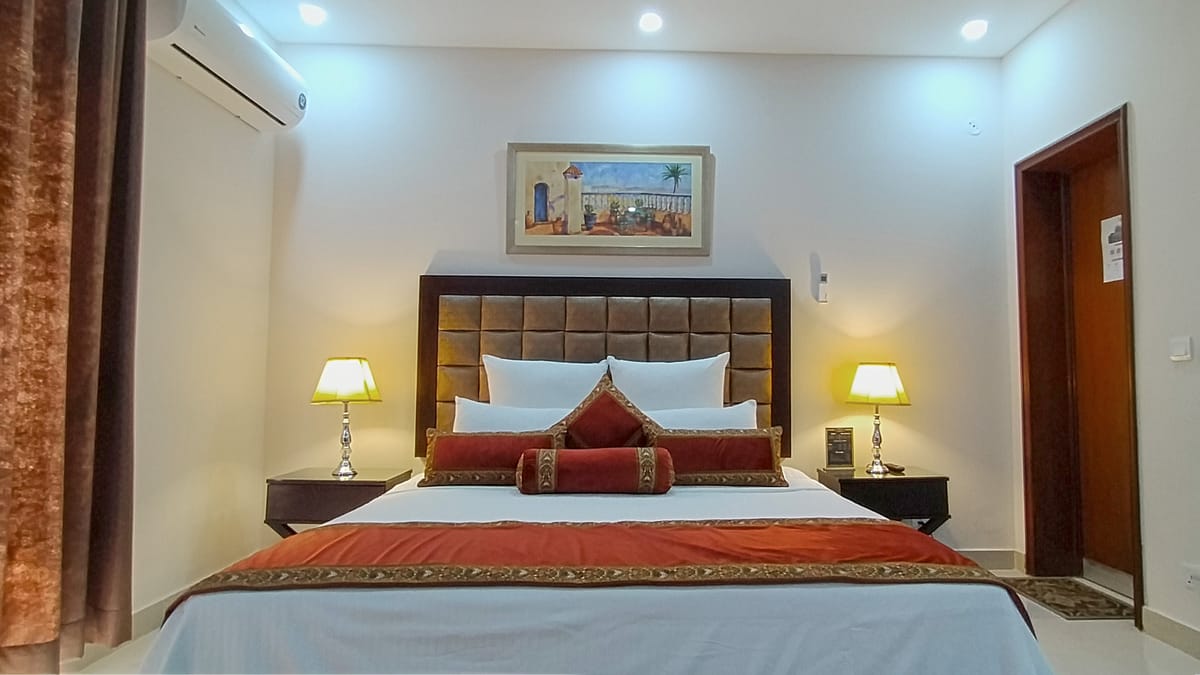 Hotel Gulberg Grand — 5