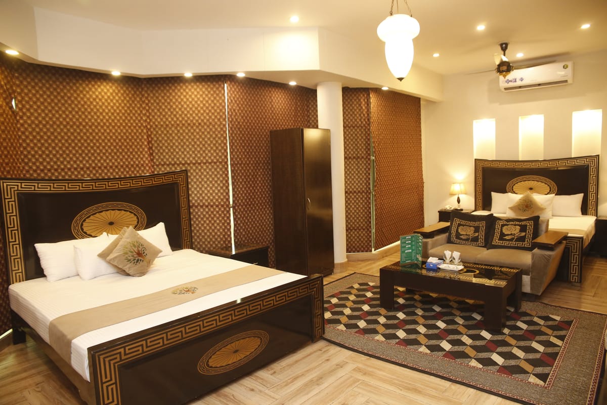 Park View Hotel Gulberg — 1