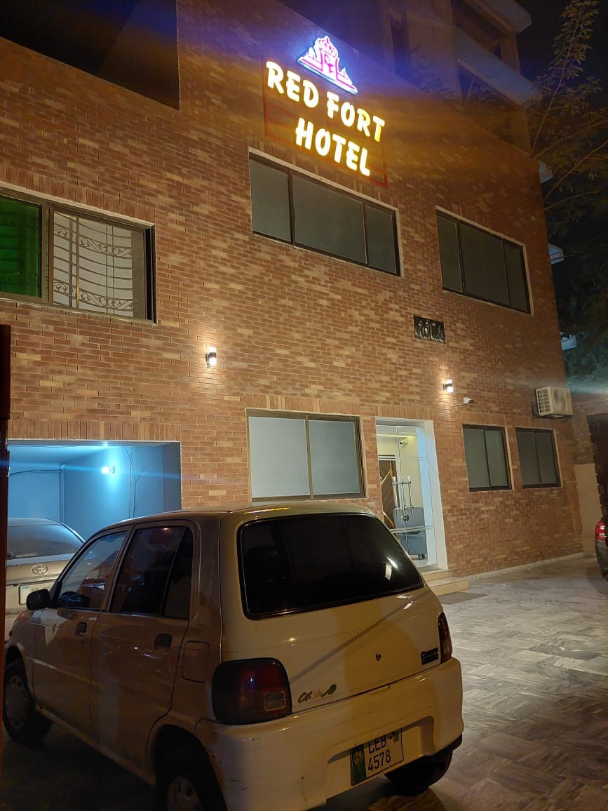 Red Fort Hotel Gulberg — 3