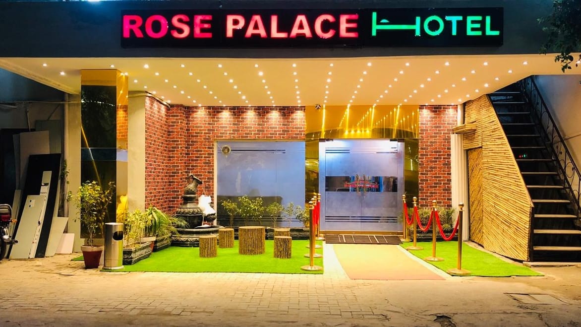 Rose Palace Hotel (Gulberg) — 1