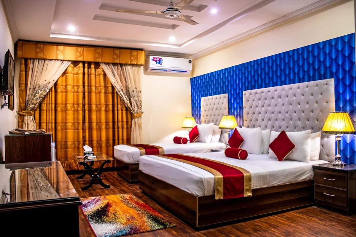 Rose Palace Hotel (Gulberg) — 2