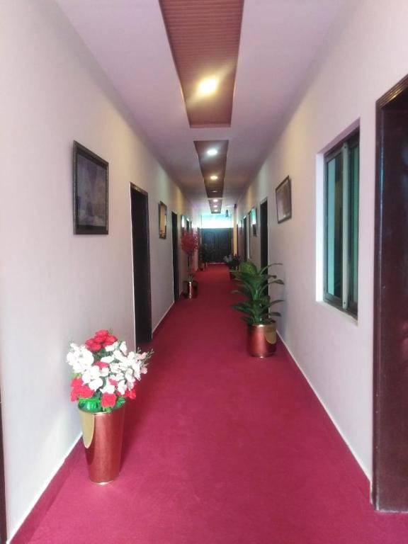 Royalton Inn Hotel - Gulberg — 5