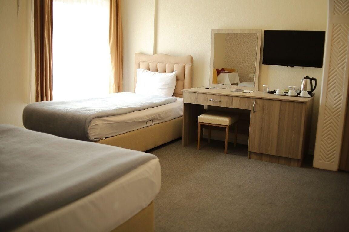 An Grand Hotel — 5