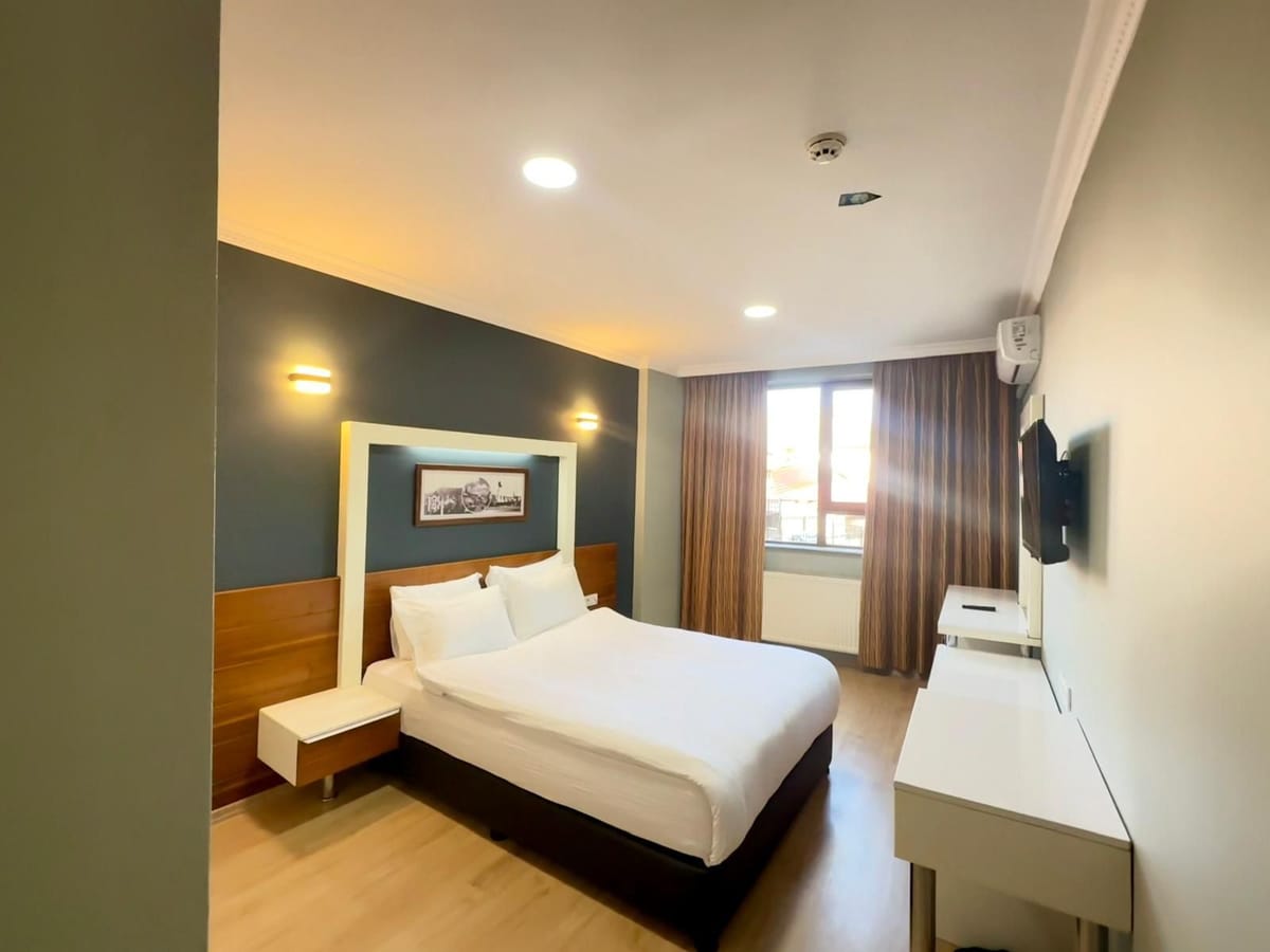 Berlitz Hotel — 3