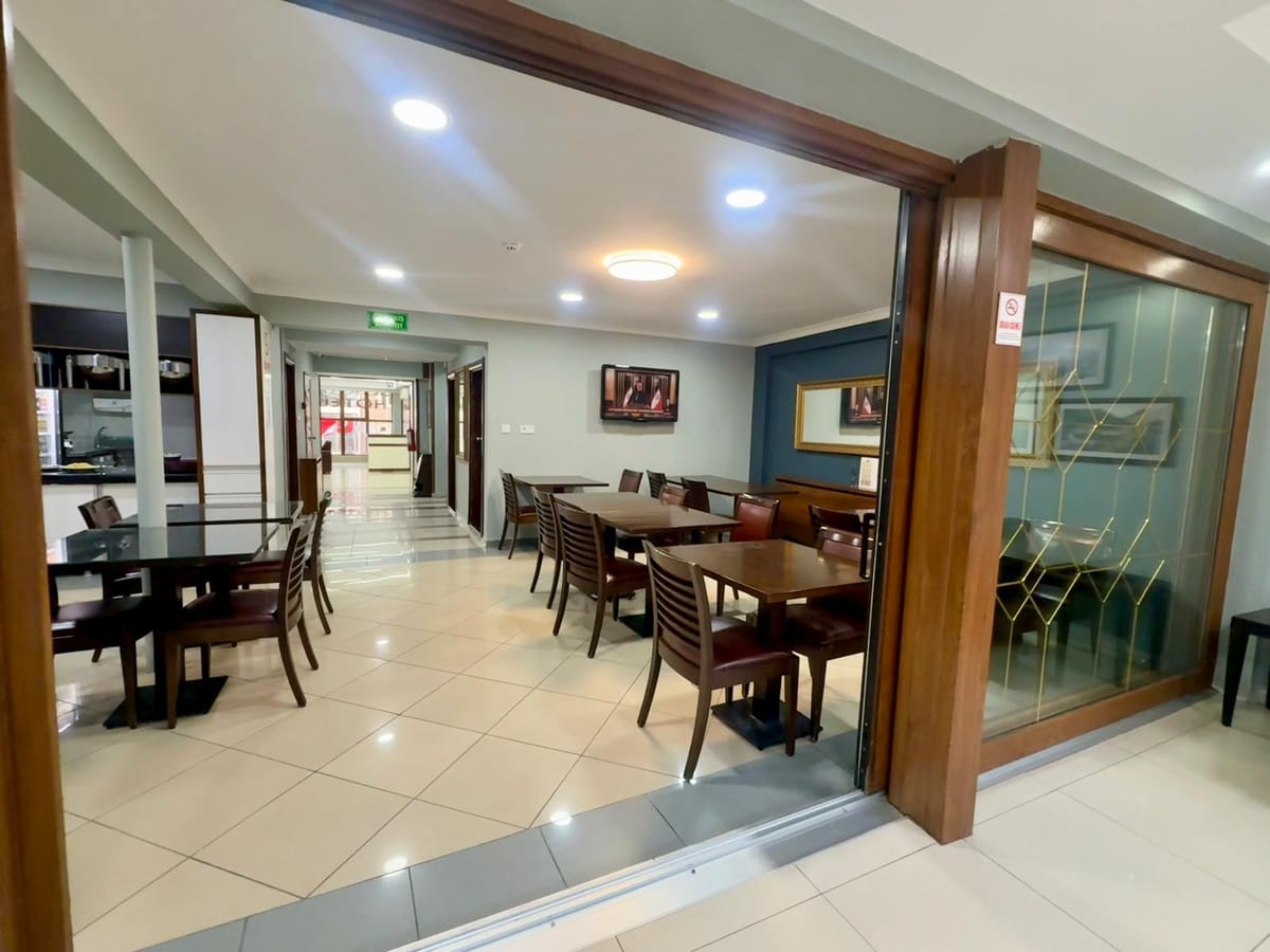 Berlitz Hotel — 5