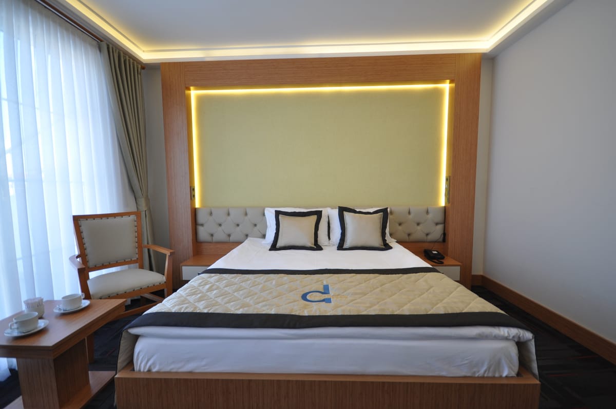 DOUBLE COMFORT HOTEL — 2