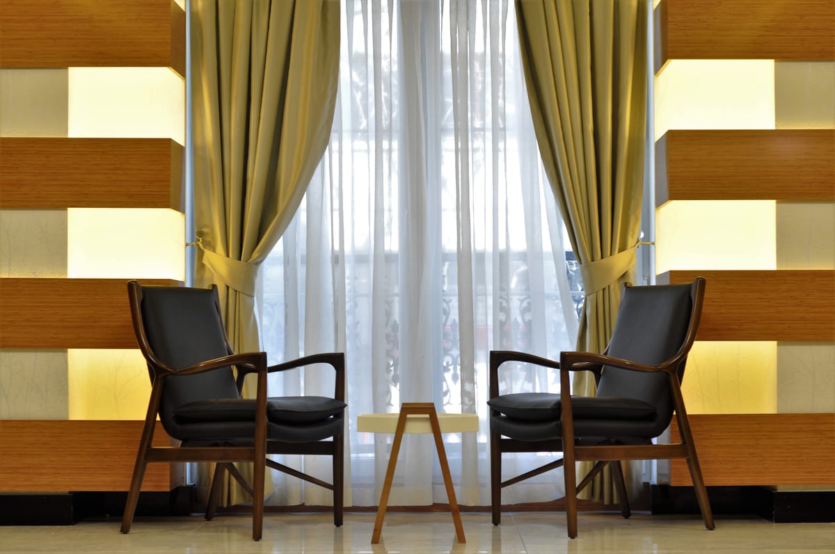 DOUBLE COMFORT HOTEL — 4