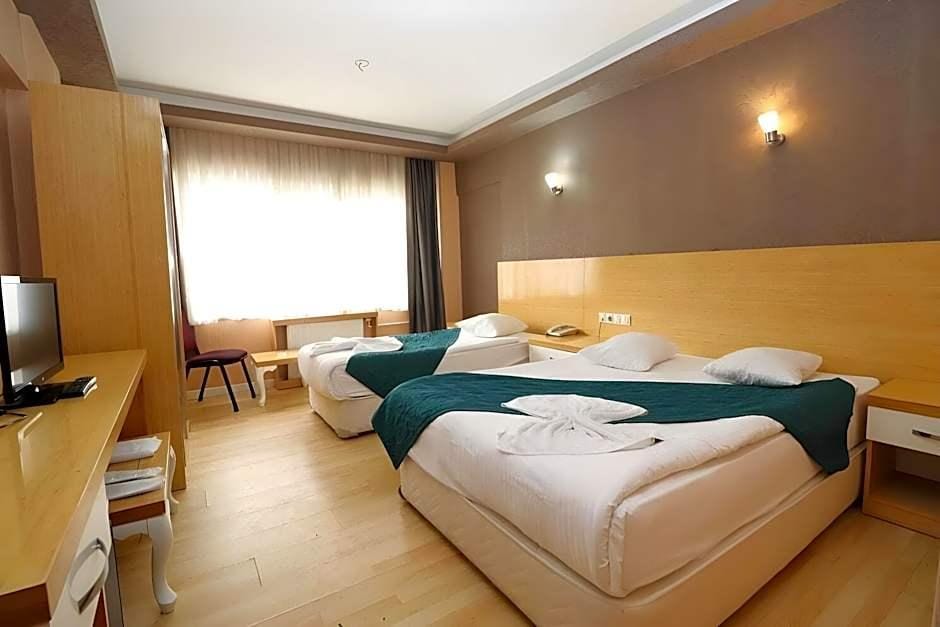 Peracity Hotel — 1