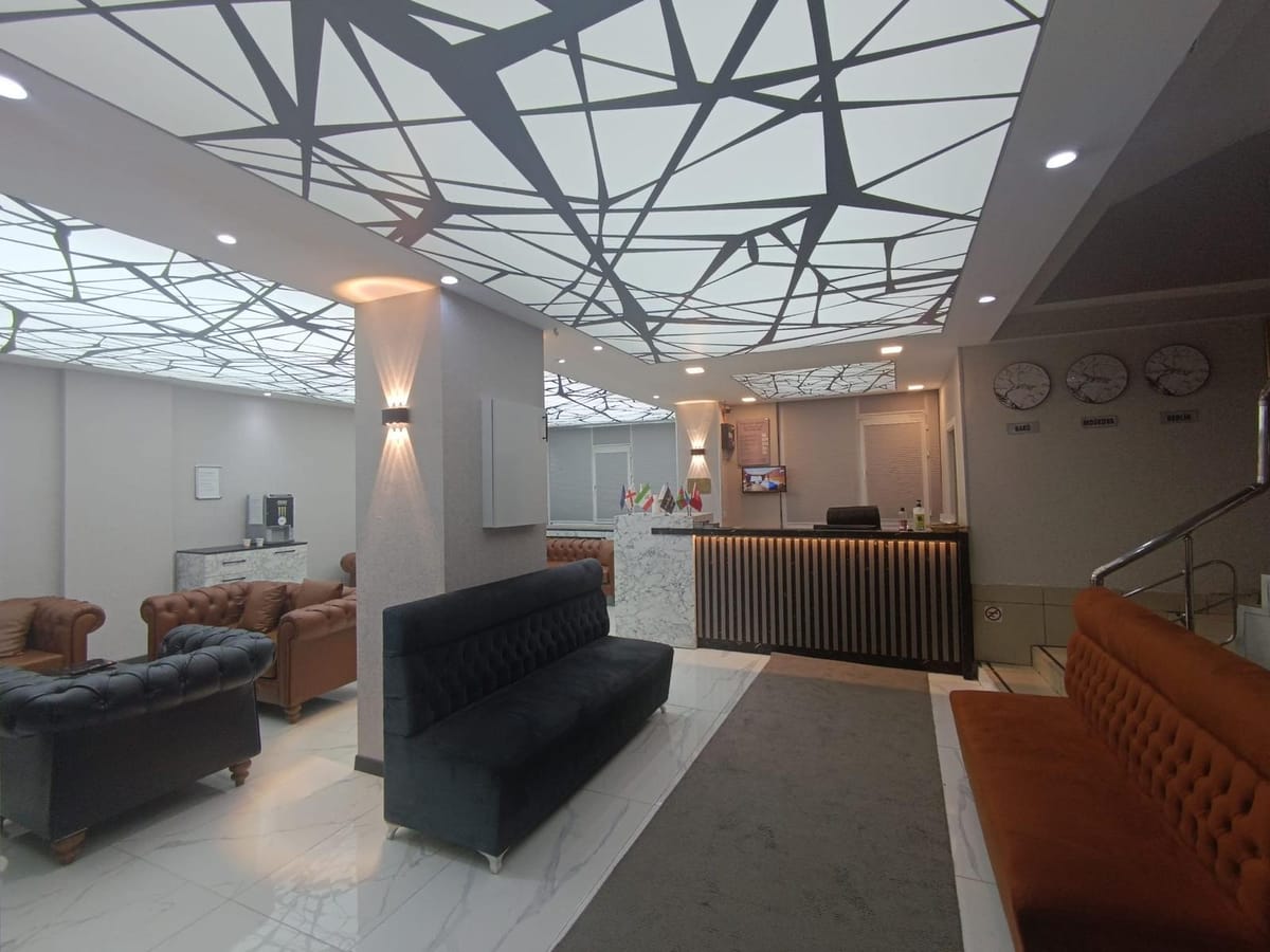 Peracity Hotel — 2