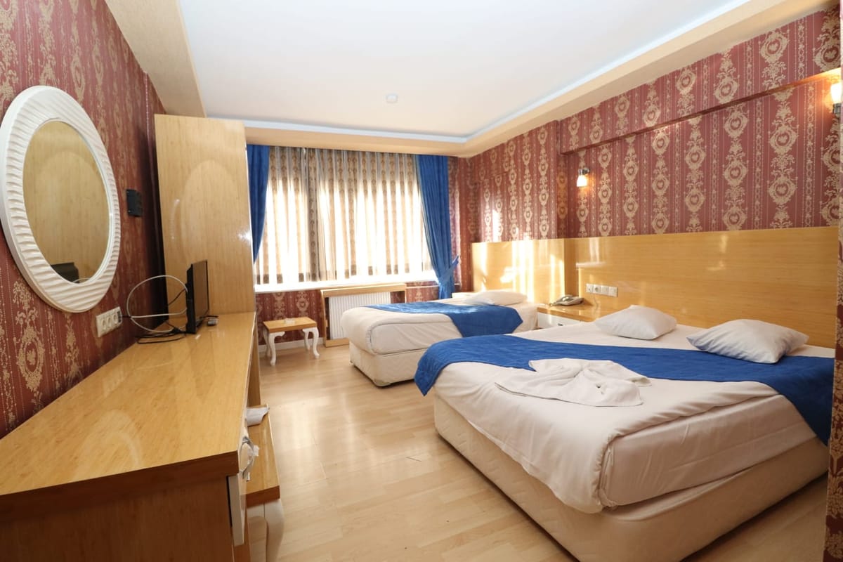 Peracity Hotel — 4