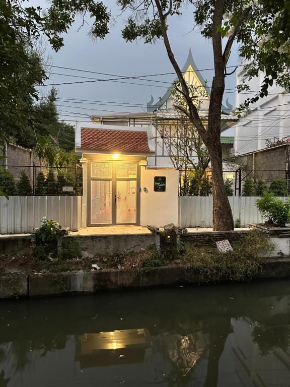 Baan Debtida — 1