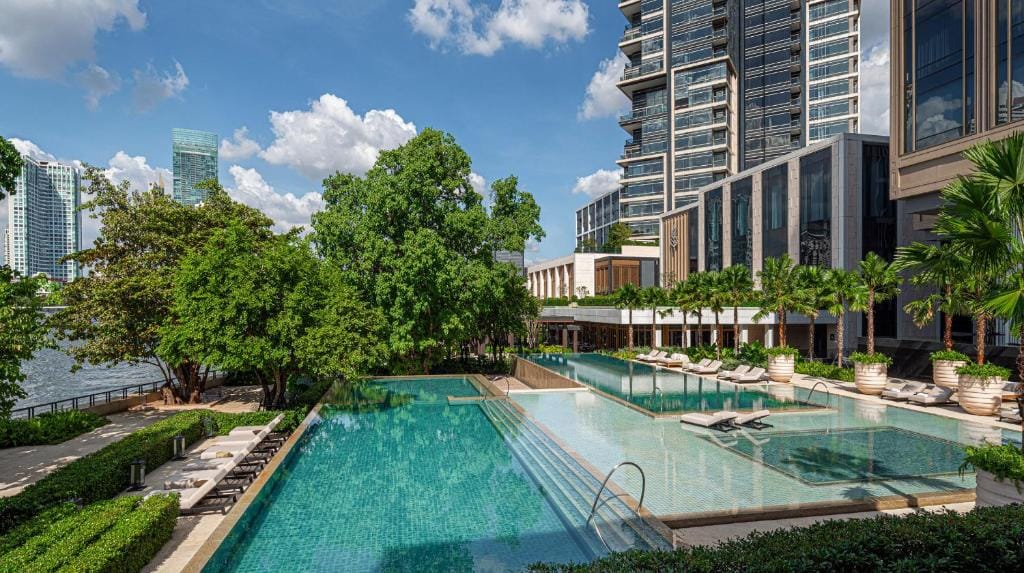 Four Seasons Hotel Bangkok at Chao Phraya River — 1