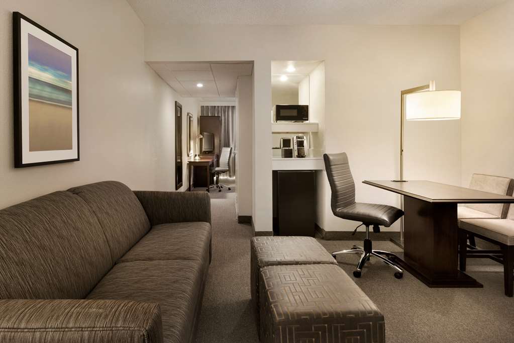 Embassy Suites by Hilton Boca Raton — 5