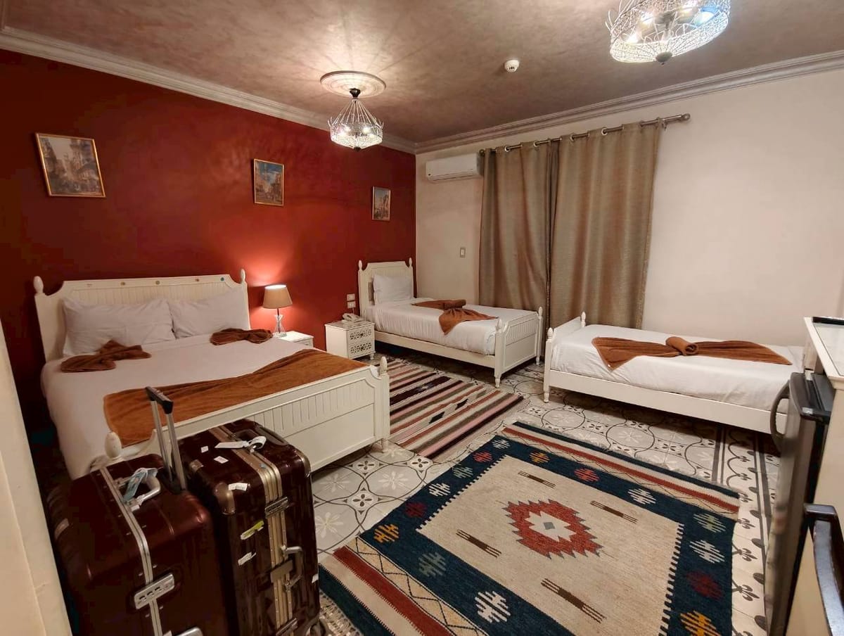 Eileen Hotel — 4