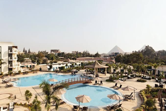 Pyramisa Suites Hotel — 3