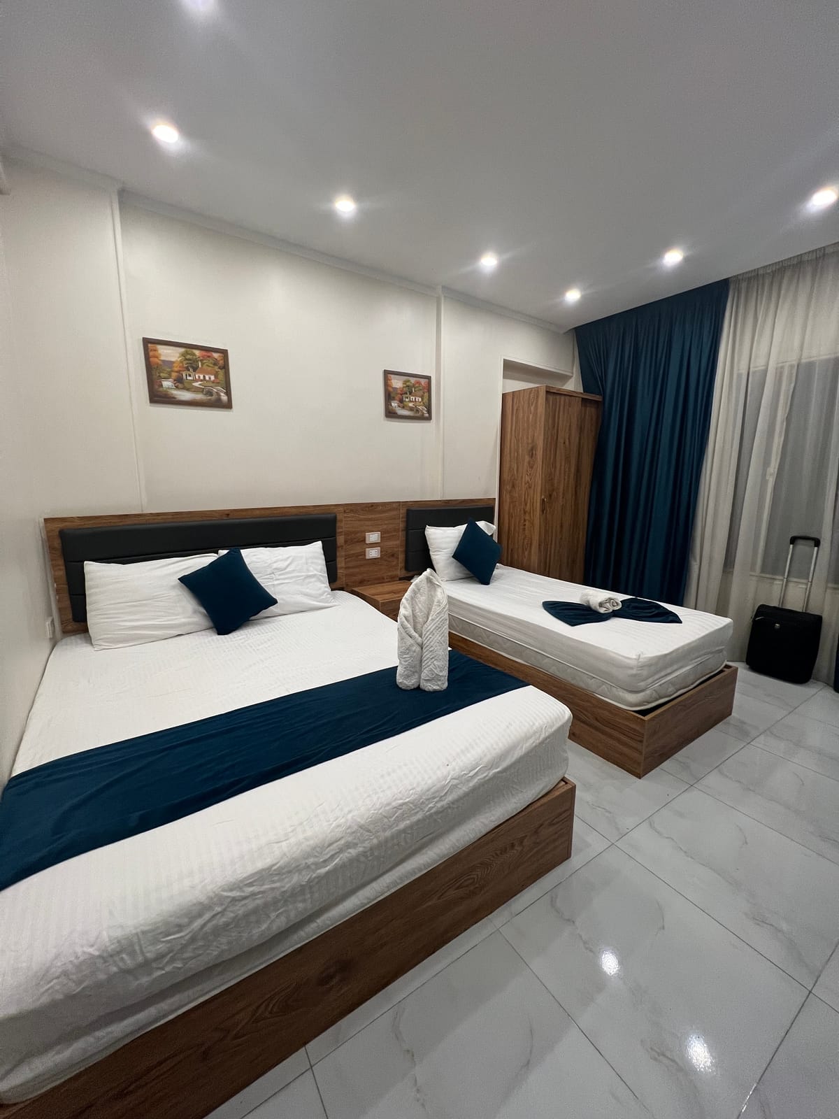 Up Town Hotel — 5