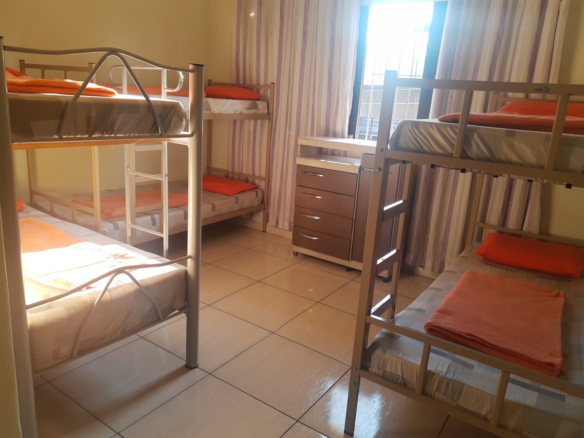 HOSTEL-O VENCEDOR — 4