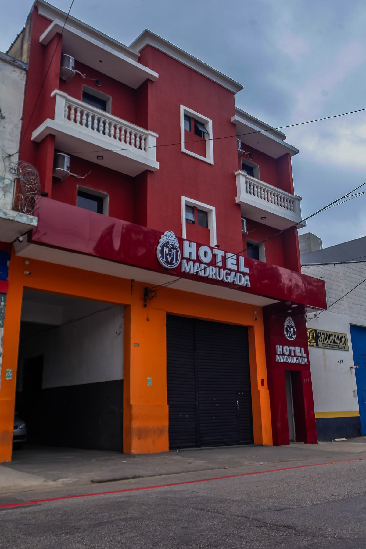 Hotel Madrugada — 2