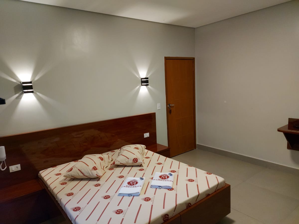 Hotel Madrugada — 3