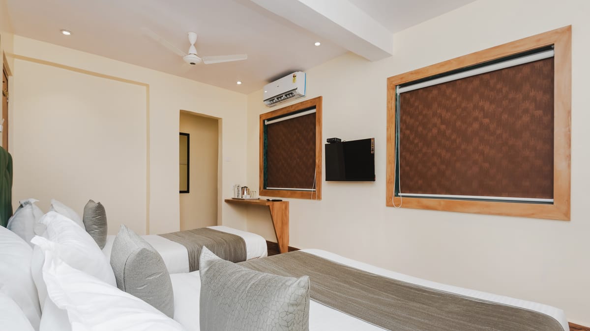 FabHotel Prime Airport Palace — 2