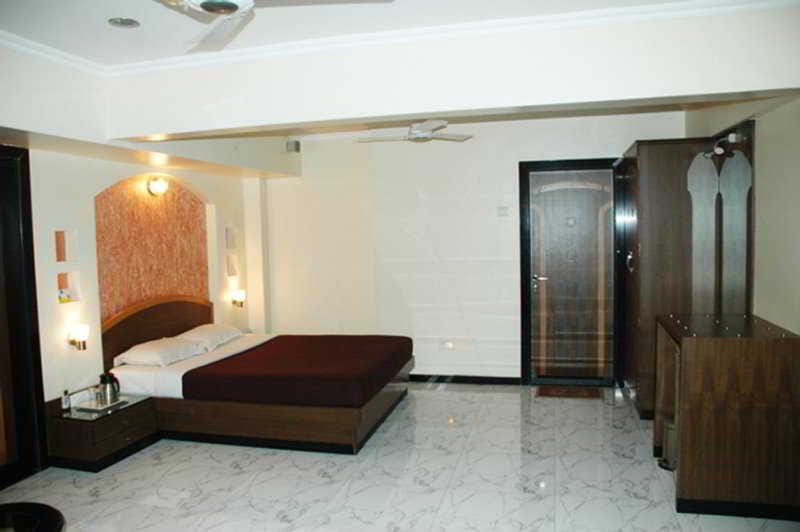 Hotel Columbus — 1