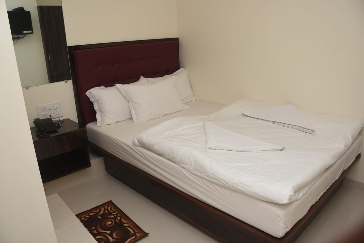 Hotel Mantra Residency — 4