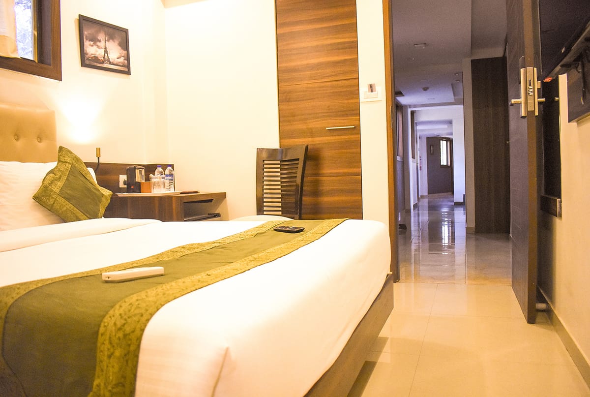 Hotel Mumbai International — 1