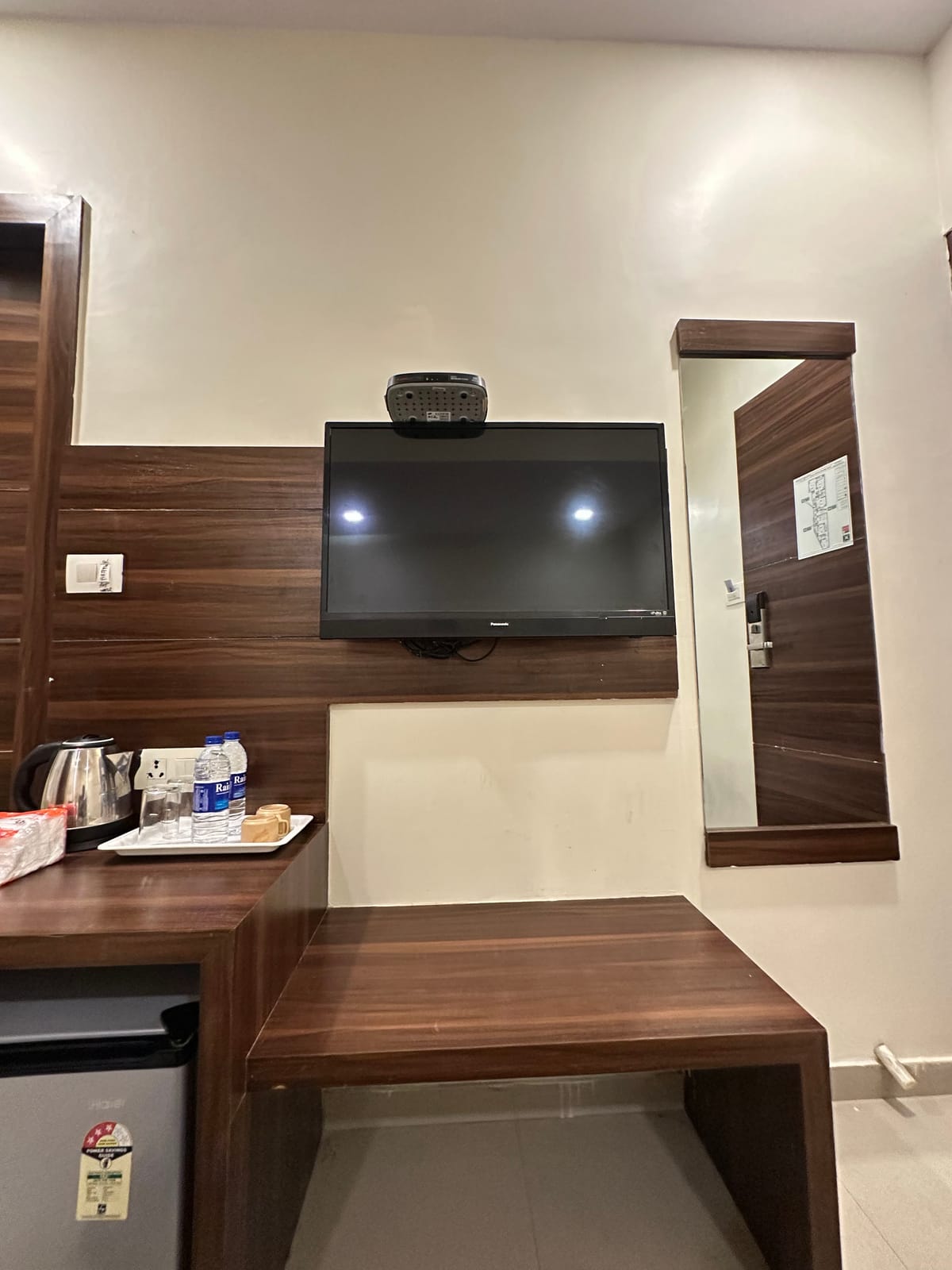 Hotel Mumbai International — 4