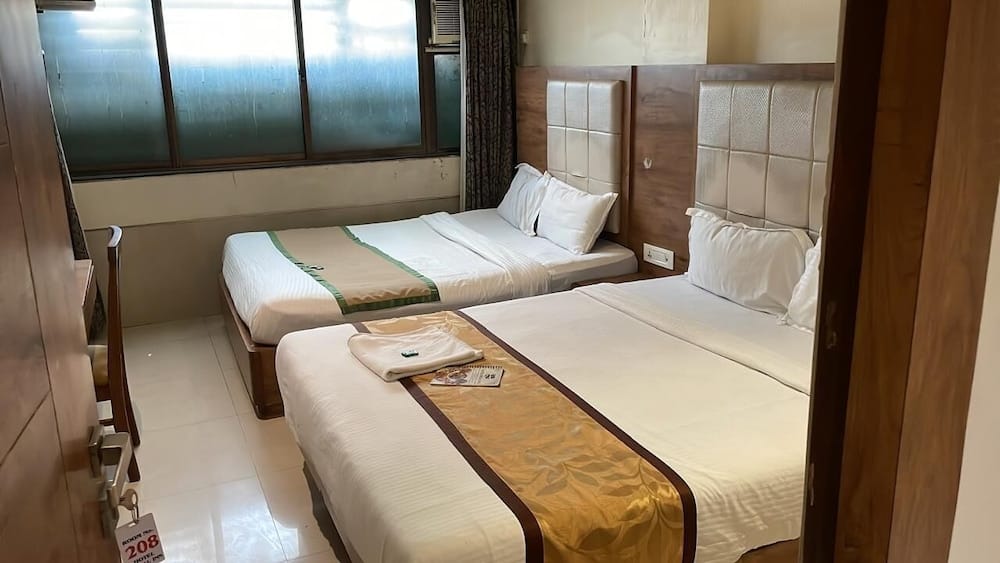 Hotel Regal Inn — 5