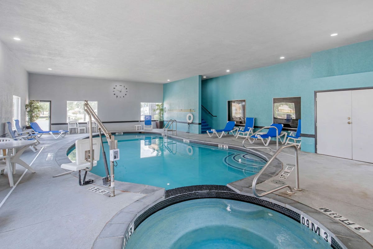 Clarion Inn & Suites DFW North — 2