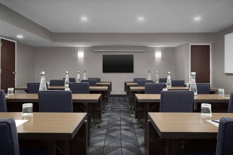 Courtyard by Marriott Dallas DFW Airport North/Irving — 5