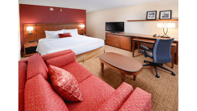 Courtyard by Marriott Dallas Las Colinas — 4