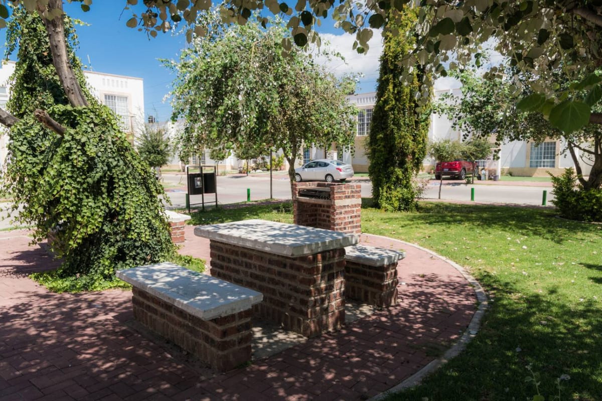 4 Suite seguro con bano y sala privado + netflix — 3
