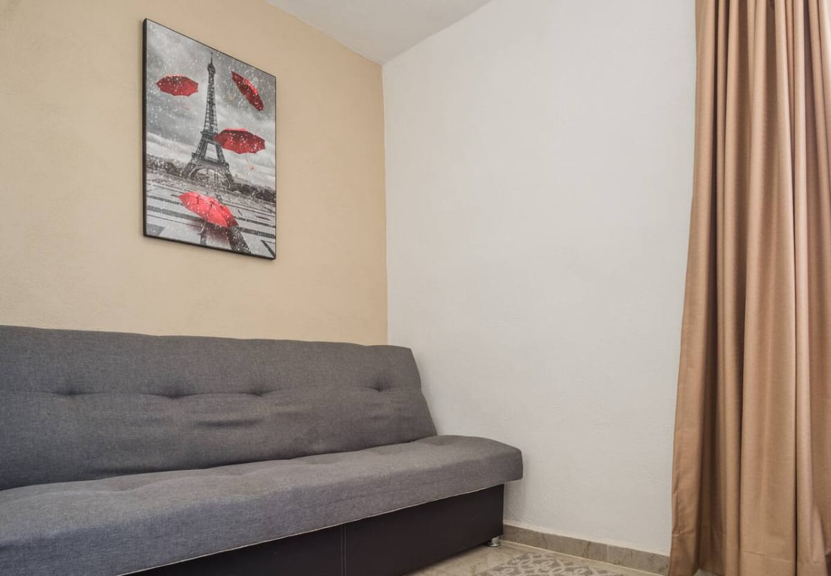 4 Suite seguro con bano y sala privado + netflix — 4