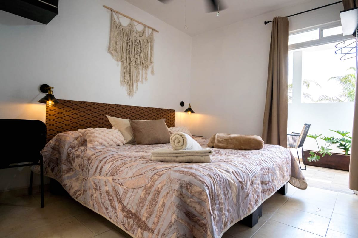 Athome: Casa Dorada — 1