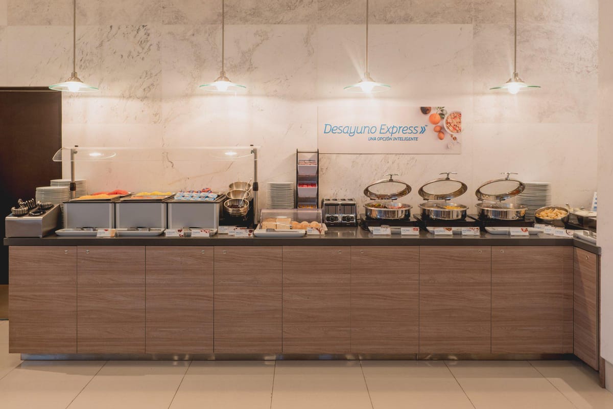 Holiday Inn Express & Suites Silao Aeropuerto - Terminal by IHG — 2