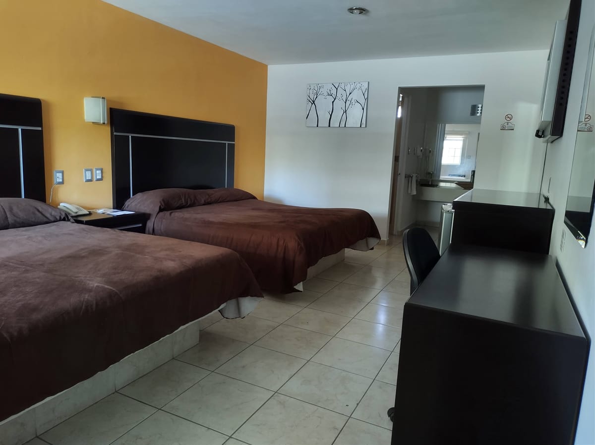 Hotel 5 Inn — 3