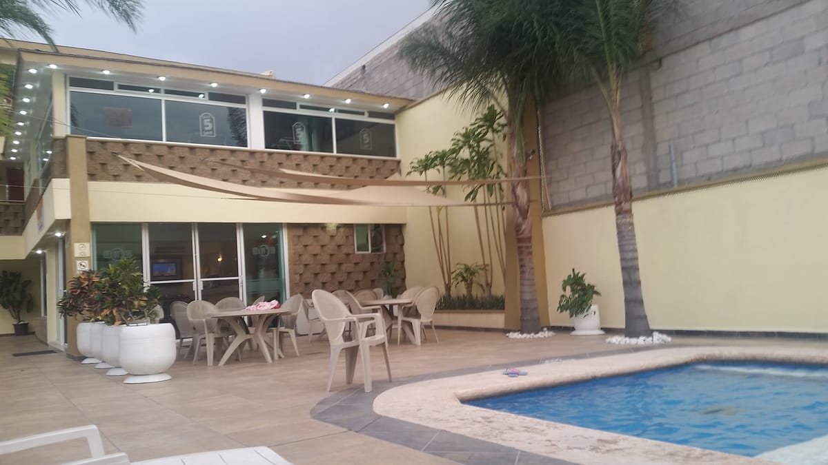 Hotel 5 Inn — 4