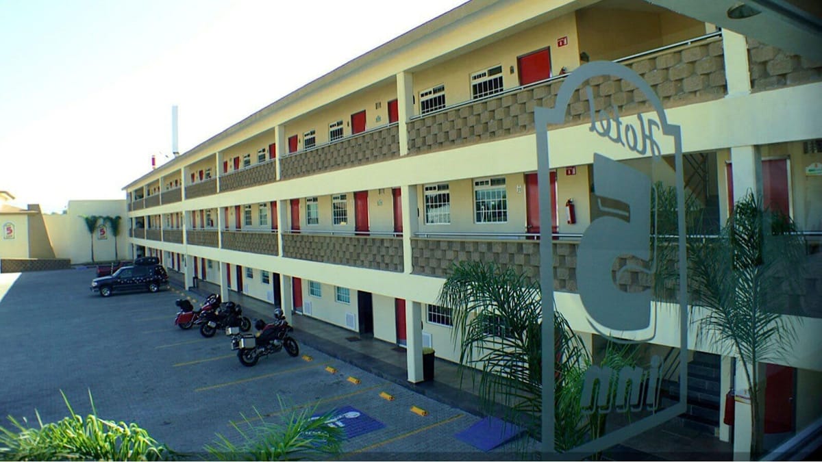 Hotel 5 Inn — 5