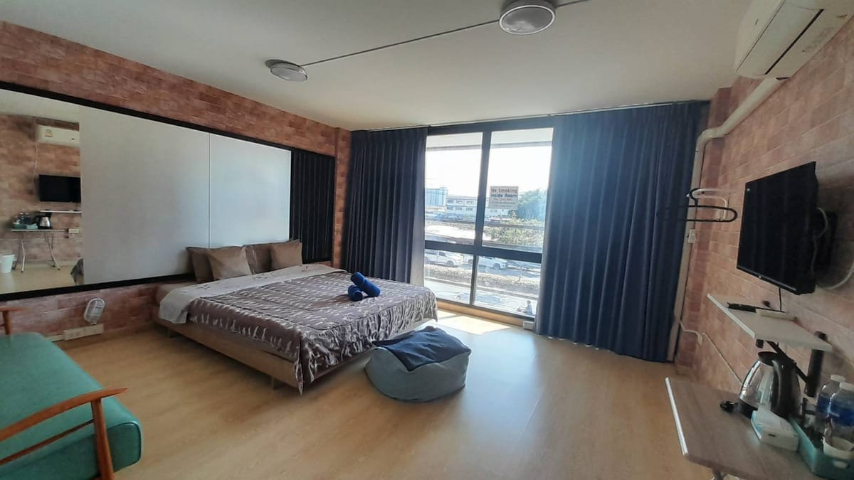 Homey Don Mueang Airport Hostel — 1